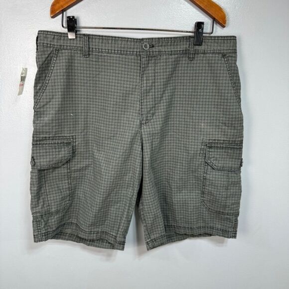 IZOD Men’s Casual Short Size 40 NEW # D871 - Picture 1 of 5